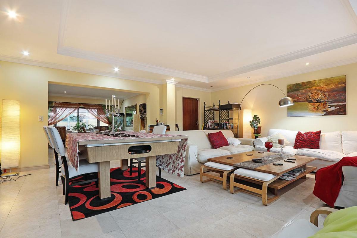 Natalie Guesthouse โบลแบร์กสตรานด์ ภายนอก รูปภาพ
